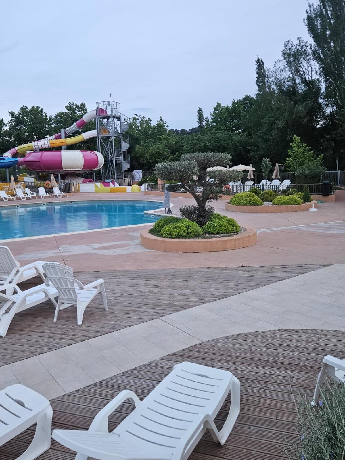Mobil-Home 6 Personnes Chez Maylia Cadenet Zewnętrze zdjęcie