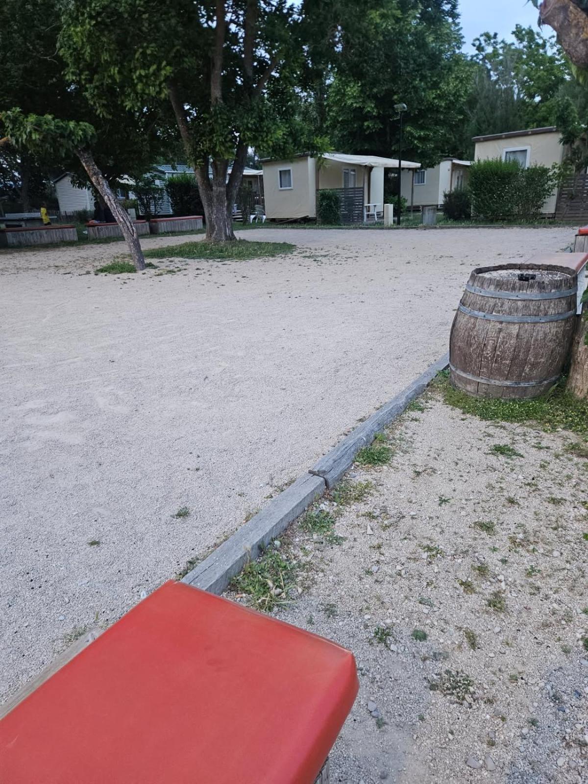 Mobil-Home 6 Personnes Chez Maylia Cadenet Zewnętrze zdjęcie