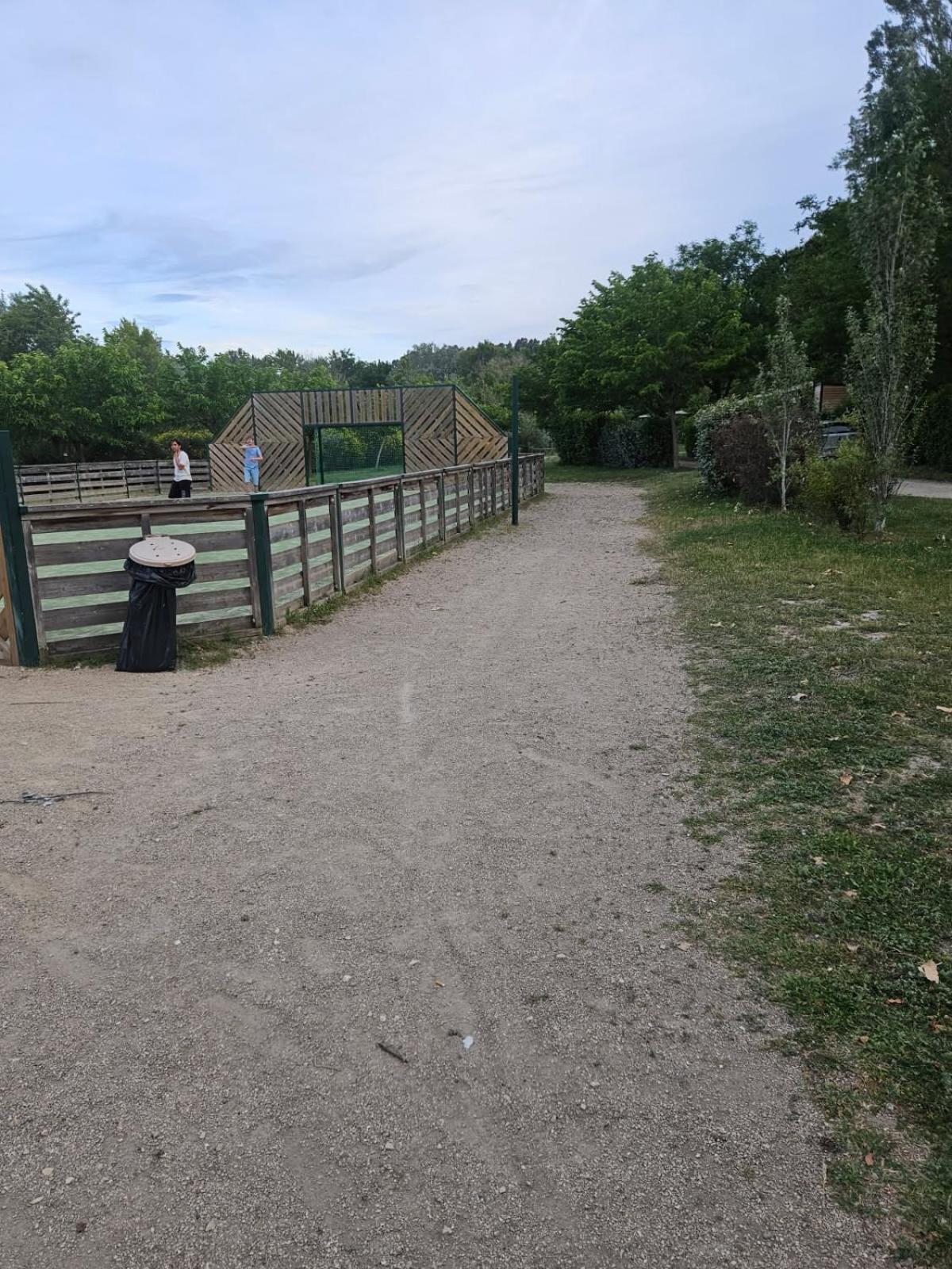 Mobil-Home 6 Personnes Chez Maylia Cadenet Zewnętrze zdjęcie