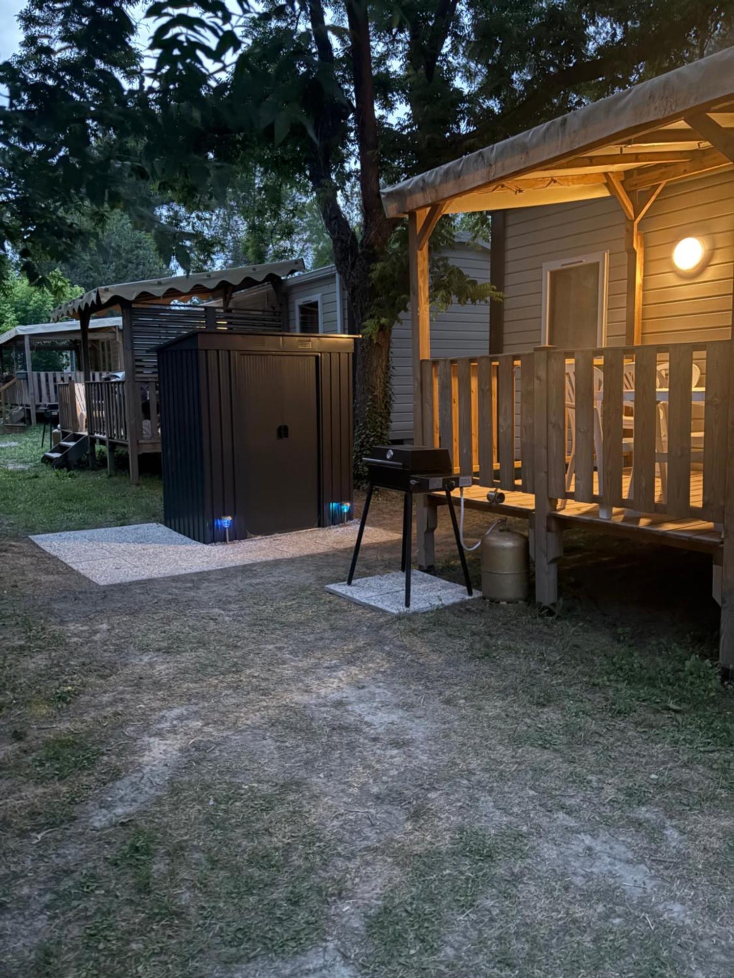 Mobil-Home 6 Personnes Chez Maylia Cadenet Zewnętrze zdjęcie