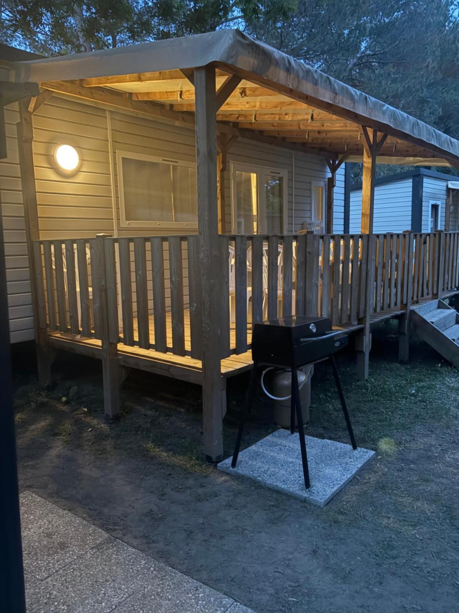 Mobil-Home 6 Personnes Chez Maylia Cadenet Zewnętrze zdjęcie