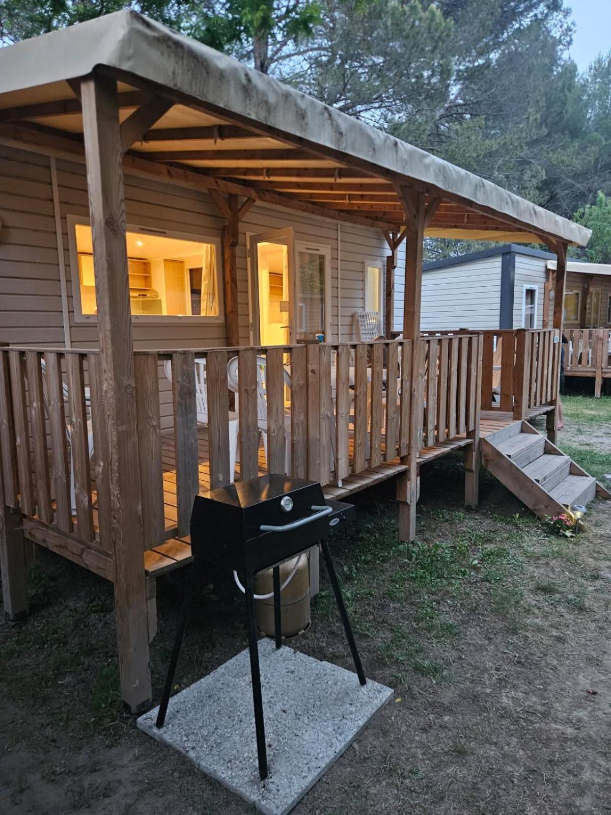 Mobil-Home 6 Personnes Chez Maylia Cadenet Zewnętrze zdjęcie
