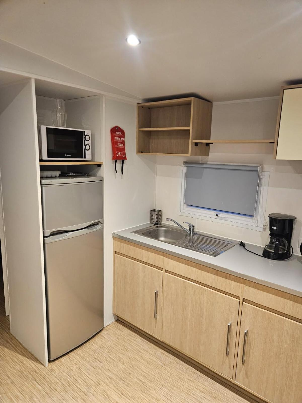 Mobil-Home 6 Personnes Chez Maylia Cadenet Zewnętrze zdjęcie